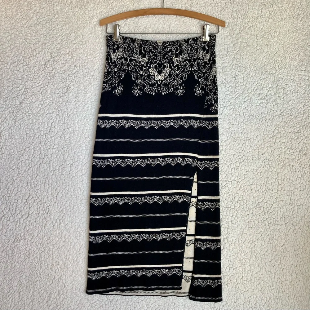 Free People Women’s black & cream boho print knit sweater pull-on pencil skirt